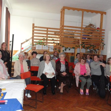 2024.03.30.|Gyertyaöntő szakkör termékeinek kiállítása